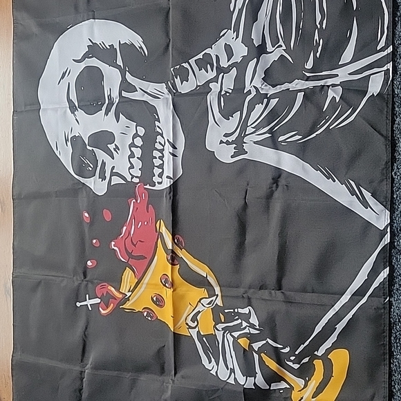 Large 5 o'clock skeleton flag - Picture 4 of 5
